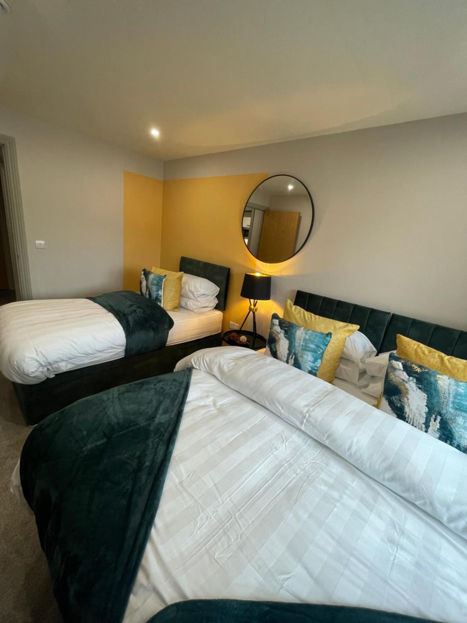 Central Royale - Rose Platinum Properties Leeds  Bagian luar foto