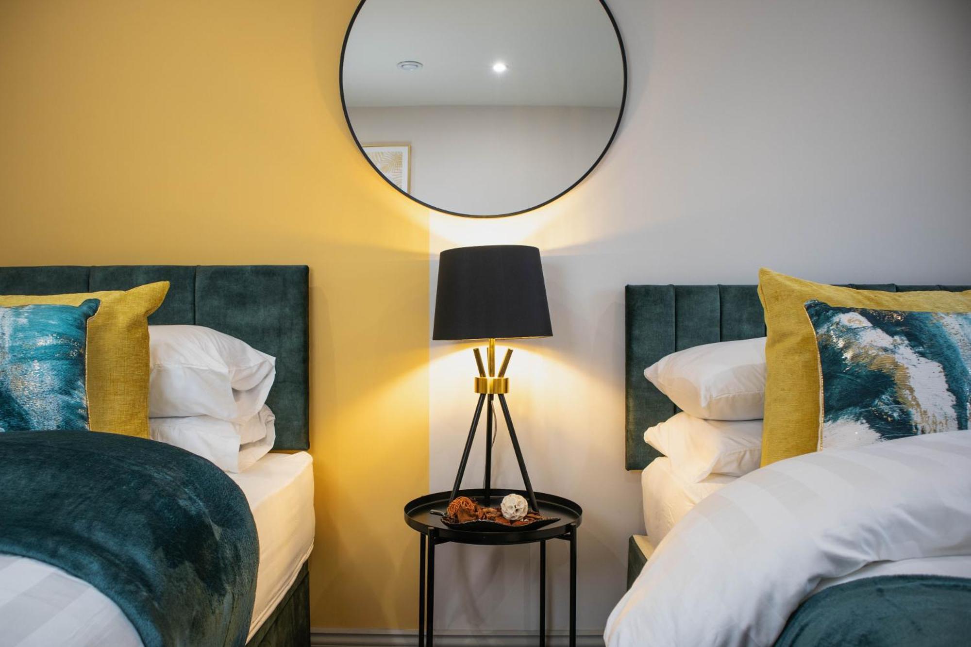 Central Royale - Rose Platinum Properties Leeds  Bagian luar foto